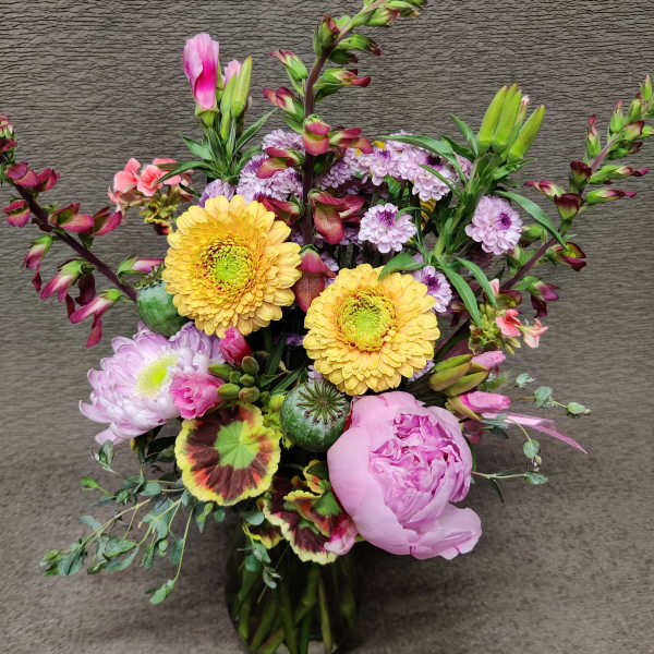 Summery Daisy Peony bouquet