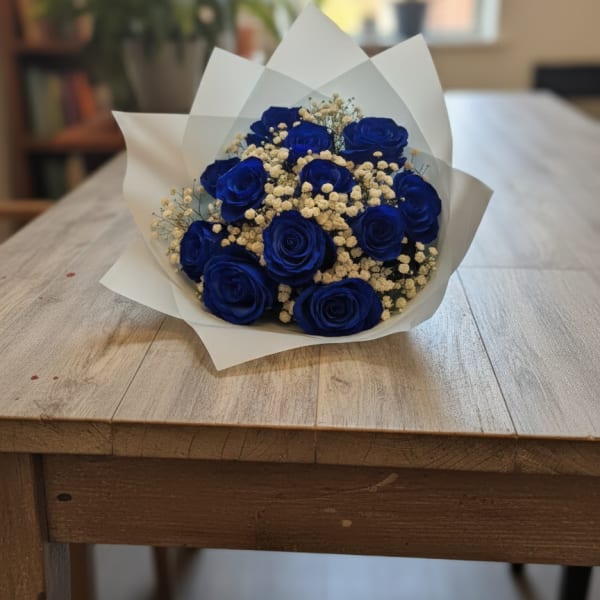 12 blue roses Midnight Blue