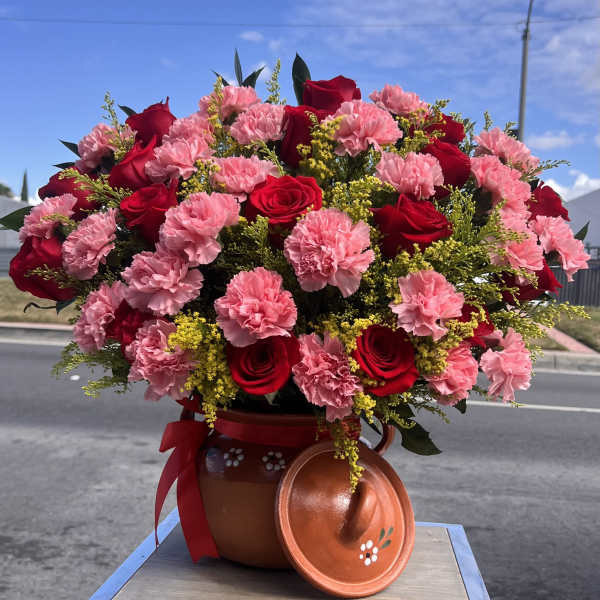 Pasión & Sweetness - Red Roses And Pink Carnations