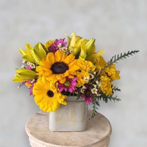 Sunny Days by Art & Flowers
