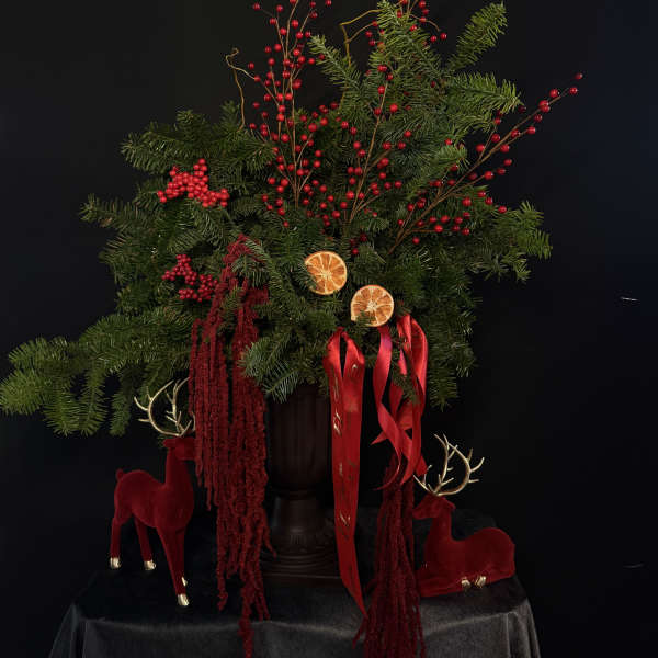 Luxury Christmas Arrangement – Red & Evergreen Edition
