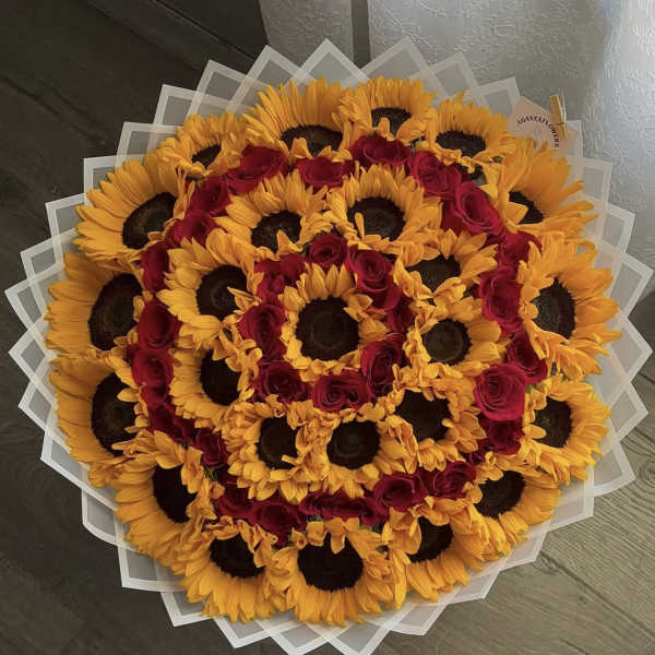 Sunflowers red roses