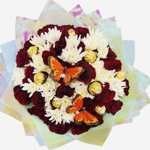Bouquet of red roses and white daisies with butterfly decorations