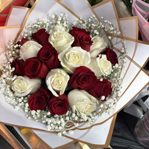 RAMO BUCHON CON NUBE/BUCHON BOUQUET WITH BABY'S BREATH