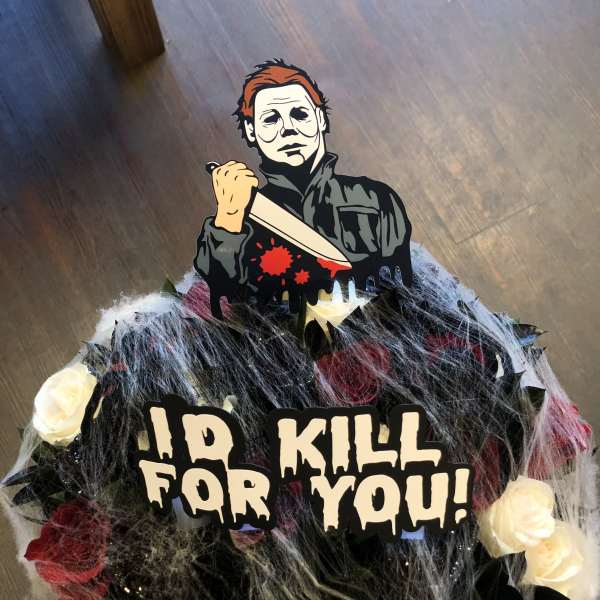 HALLOWEEN WRAP (MICHAEL MYERS CUT OFF) NO VASE INCLUDED