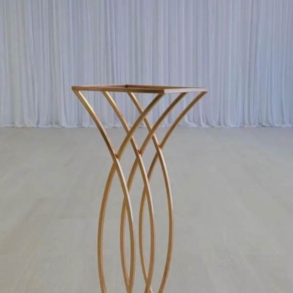 Centerpiece metal gold stands