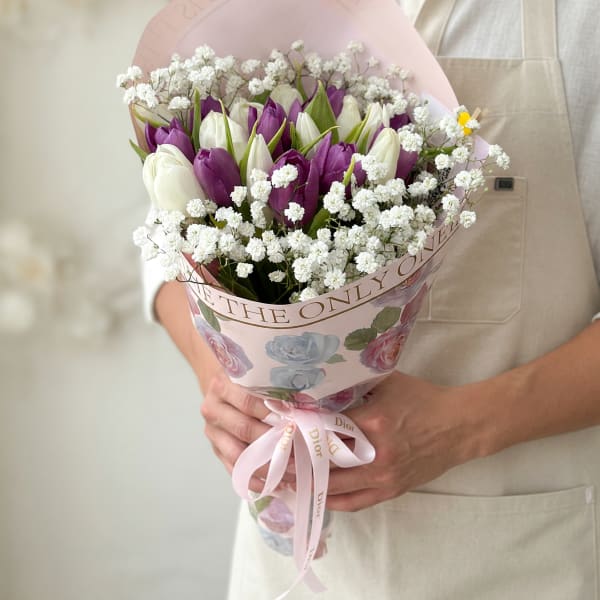 20 Tulips in Fancy Bouquet