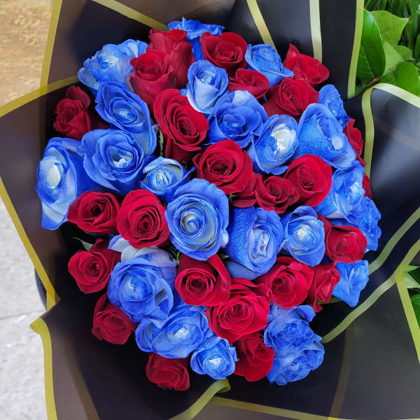 Bouquet en rojo y azul