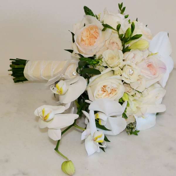 White handwrapped bouquet