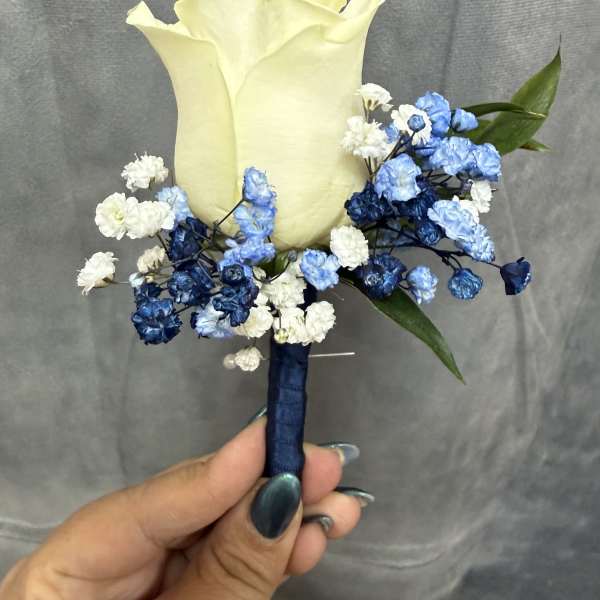 Baby blue Navy white rose boutonnière
