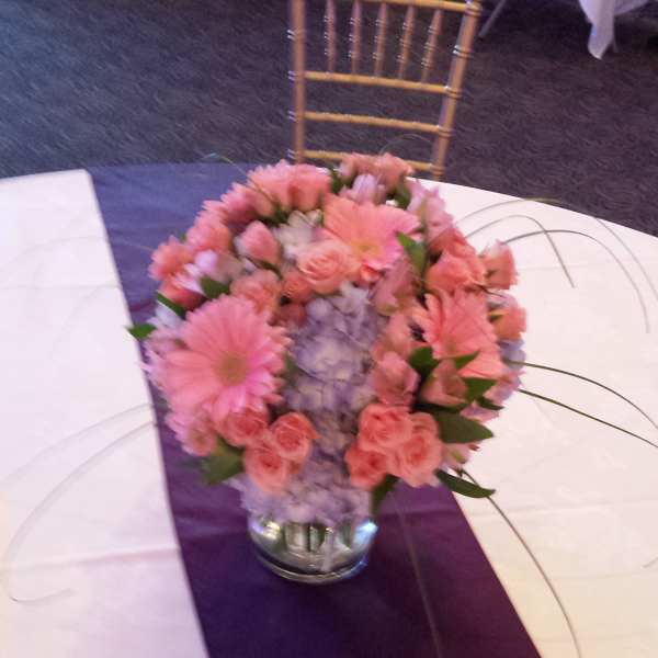 Roma Florist pink flowers for you