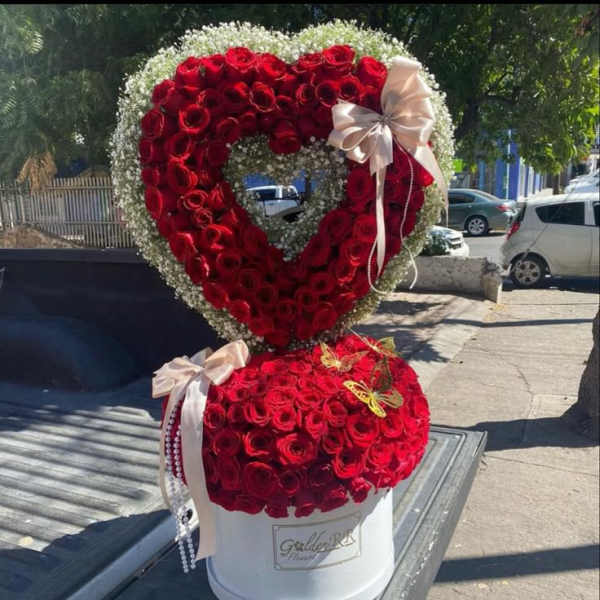 Round Elegance with a 3D Heart