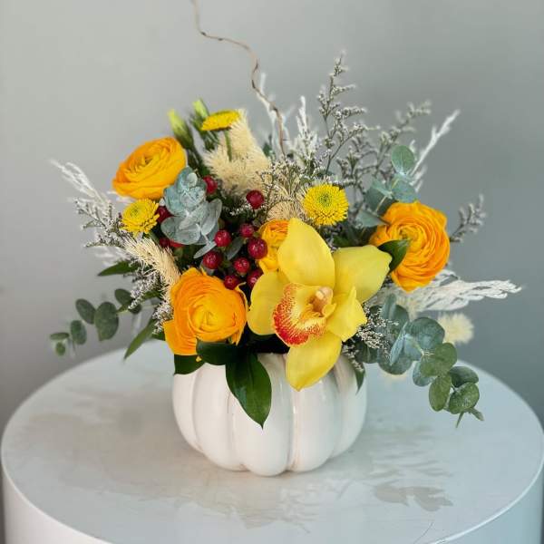 Ceramic Pumpkin With Fresh Flowers - small/white Fall colors ™