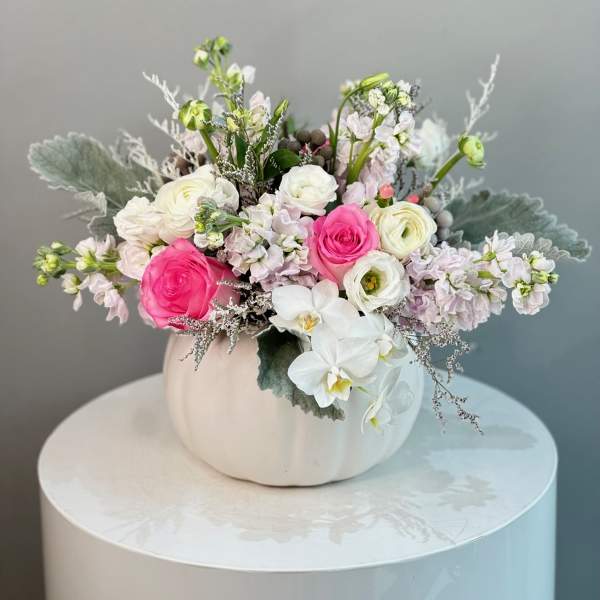 Ceramic Pumpkin With Fresh Flowers - White/Pink ™