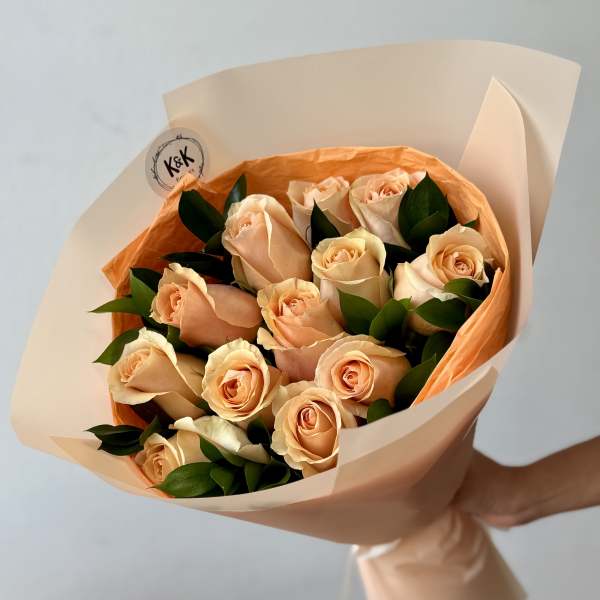 Dozen Roses Peach