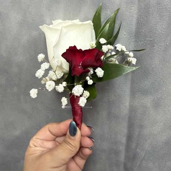 White burgundy boutonnière