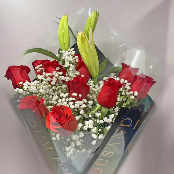 12 Roses and lilies Bouquet