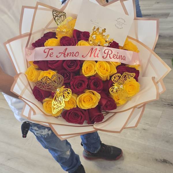 Ramo de rosas rojas amarillas