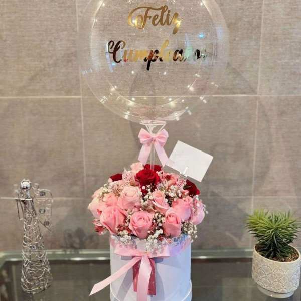 Arreglo de flores con globo