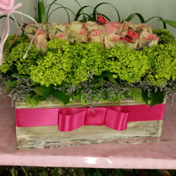 box with roses