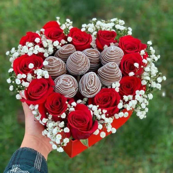 corazon con fresas FRUCHETAS