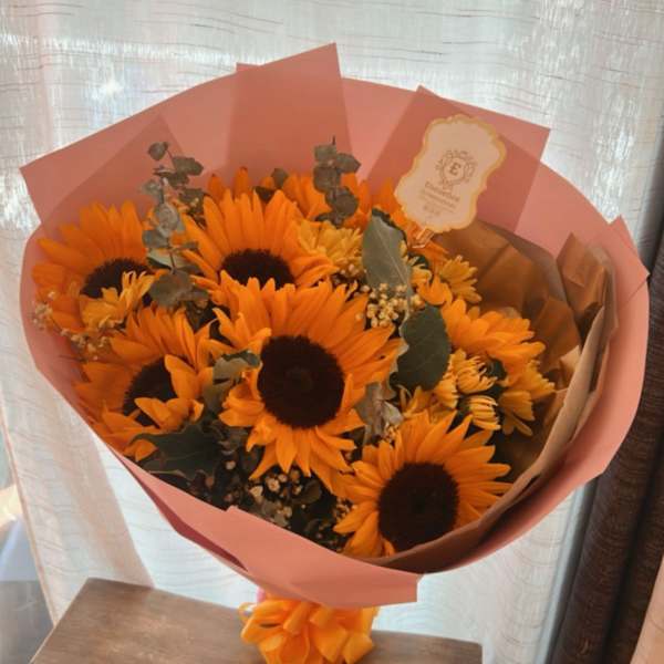 Hermoso ramo de girasoles