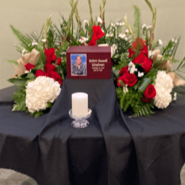 URN FLOWERS - RED AND WHITE