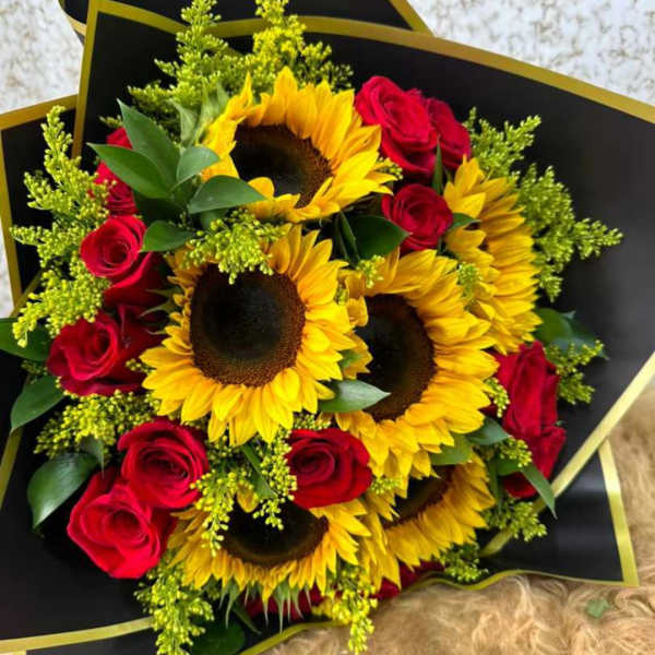 buchon girasoles y rosas