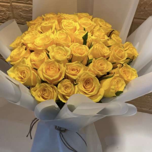 Yellow roses bouquet