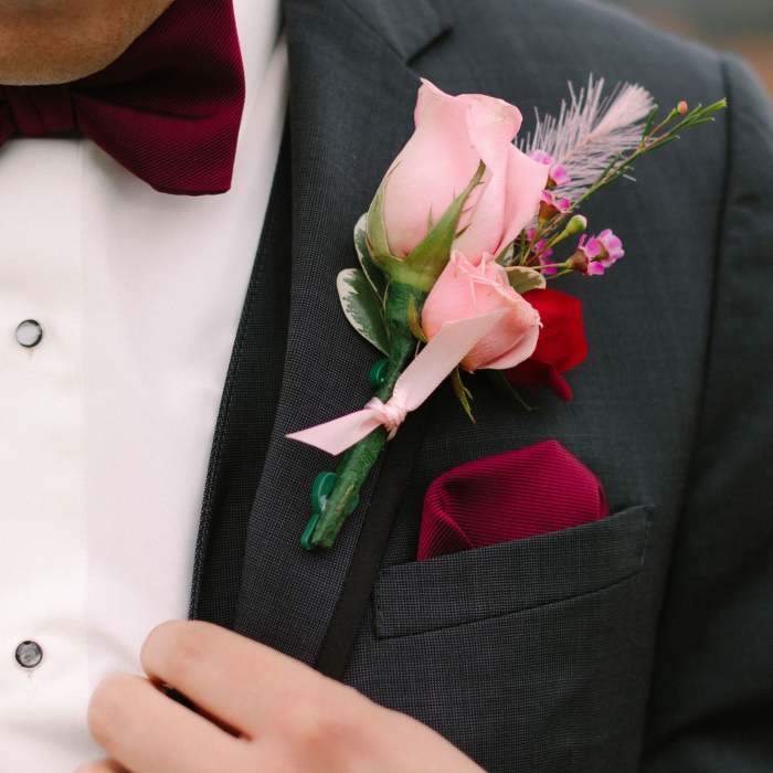 Traditional boutonniere