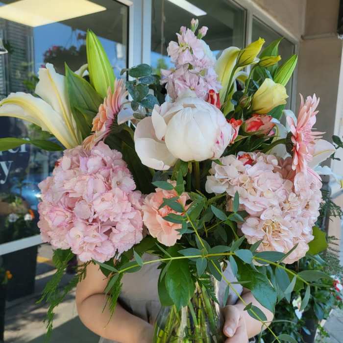 Thinking of you.Luxery vase Arrangement