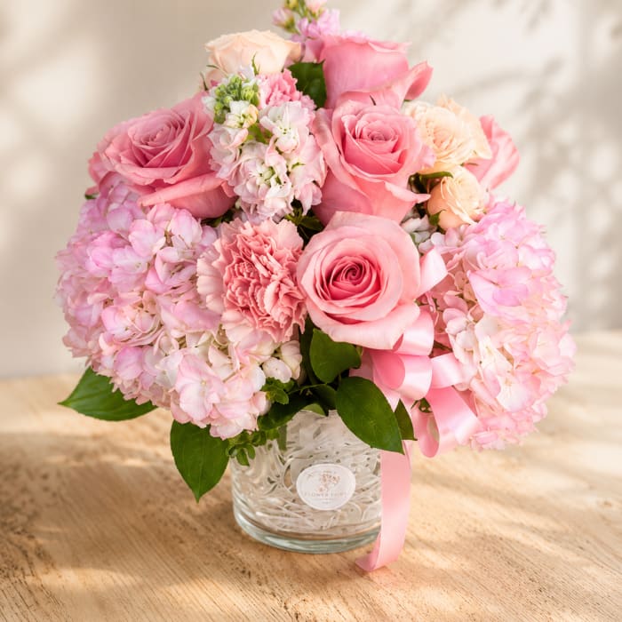 Eirene's Tender Bloom – Luxury Pink Vase Arrangement