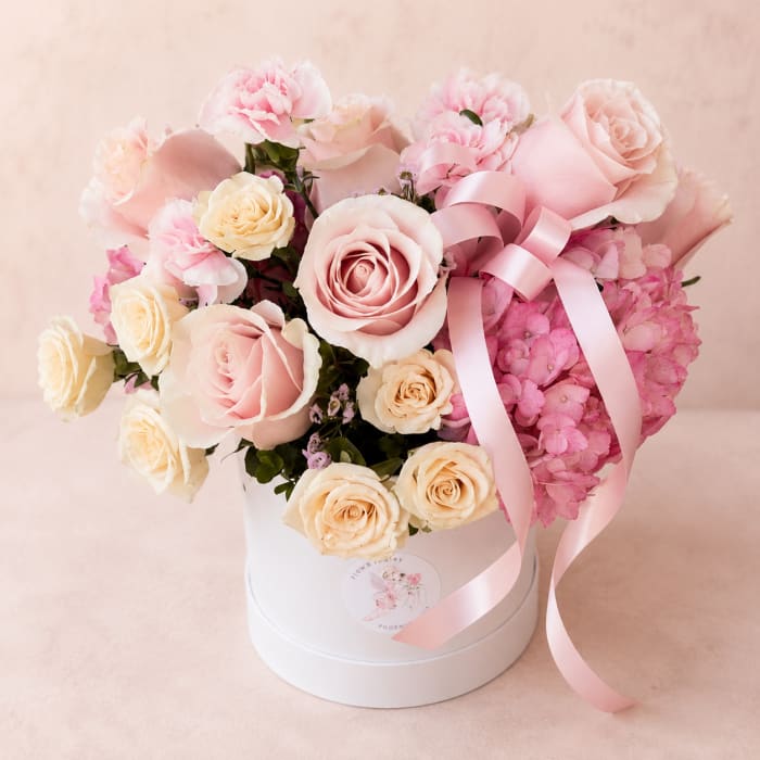 Venilia's Blush Symphony – Luxury Hat Box