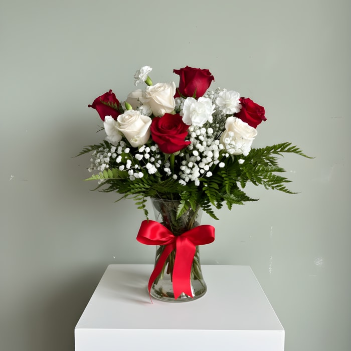 12 Red & White Rose In Glass Vase