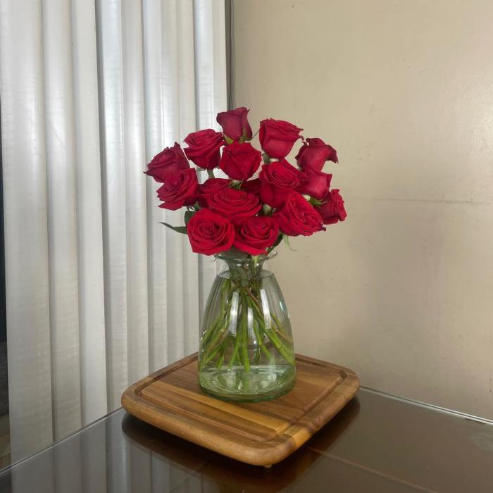 LOVELY RED
