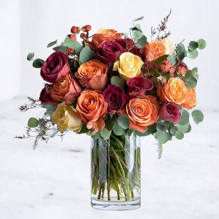 Bouquet of roses in a clear glass vase