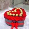 caja corazon elaborada en ferrero con 23 rosas 