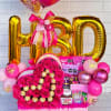 detalle grande de globos con cosas rosadas