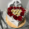 Rosas y chocolates es un regalo atractivo lleno admiraci&oacute;n y cari&ntilde;o para