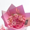 Surprise her with this bouquet 
pink tones for the roses 

30 Fresh