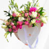 A masterpiece of love and tenderness. This elegant heart-shaped gift box features
