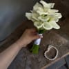 this bouquet has over 12 calla lilys 