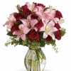 Bouquet of luxurious reds and pinks. A romantic anniversary gift or just