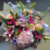 lilies , margaritas .mini roses blue delfin 