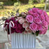 Unique design, premium roses for that very special lady! 