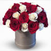this Arrangement contains 30-35 Roses 