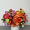 This design brings out the flowers warmth and elegance in the atmosphere.