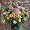 This beautiful arrangement is designed to deliver happiness to a loved ones