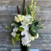 A majestic structured line arrangement with the most gorgeous green and white
