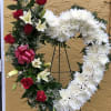 Open Heart 24&#039; with Roses and Chrysanthemums